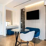 Donna Giacinta Blu Luxury Flat