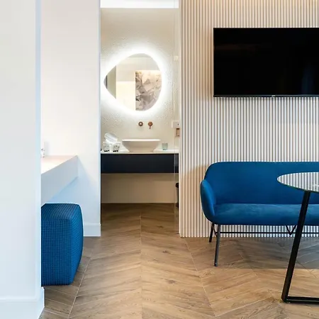 Donna Giacinta Blu Luxury Flat *