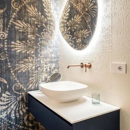 Donna Giacinta Blu Luxury Flat דירה *