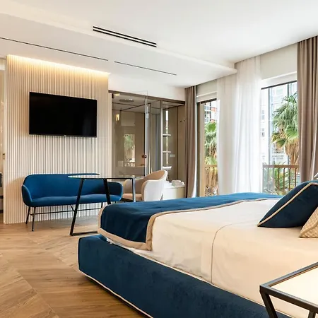 Donna Giacinta Blu Luxury Flat * בארי