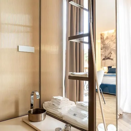 Donna Giacinta Blu Luxury Flat בארי