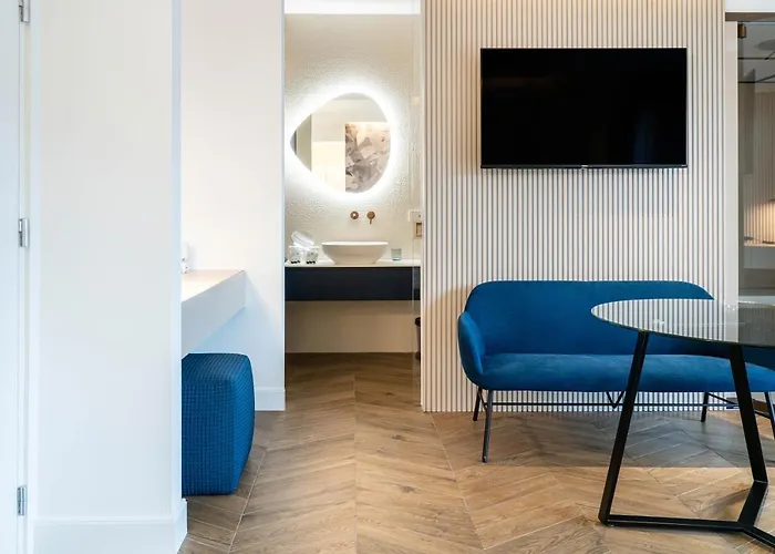 Donna Giacinta Blu Luxury Flat *