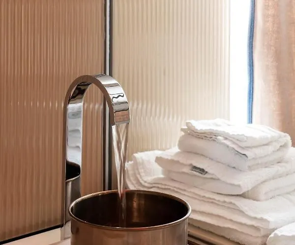 Donna Giacinta Blu Luxury Flat